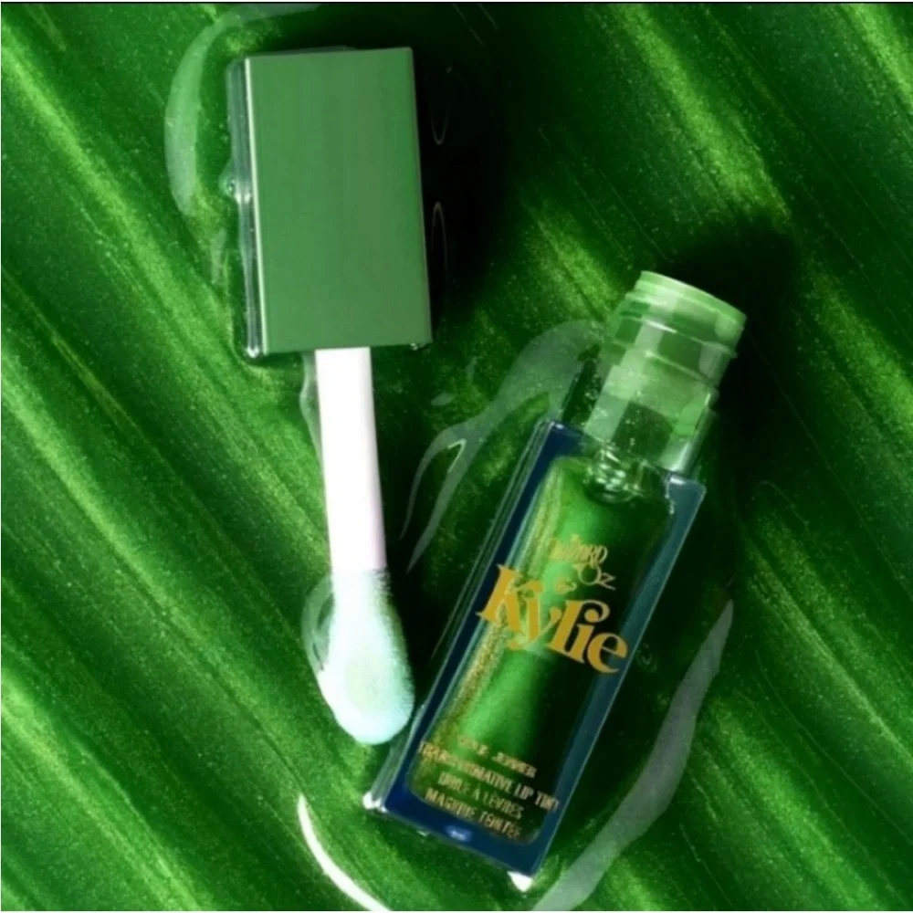 Wizard of Oz Transformative Lip Tint, Kylie Oz Transformative Lip Gloss